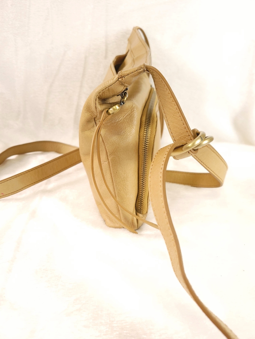 Hobo Cassie Leather Convertible Crossbody Shoulder Bag - Picture 5 of 16